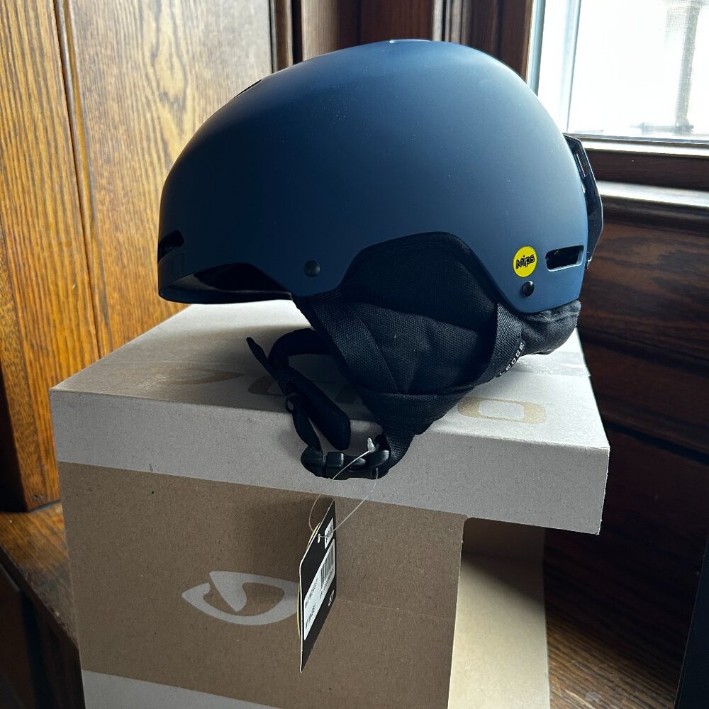 Giro MIPS Ledge Snow Helmet Size Small Unisex (NWT Opened Box)
